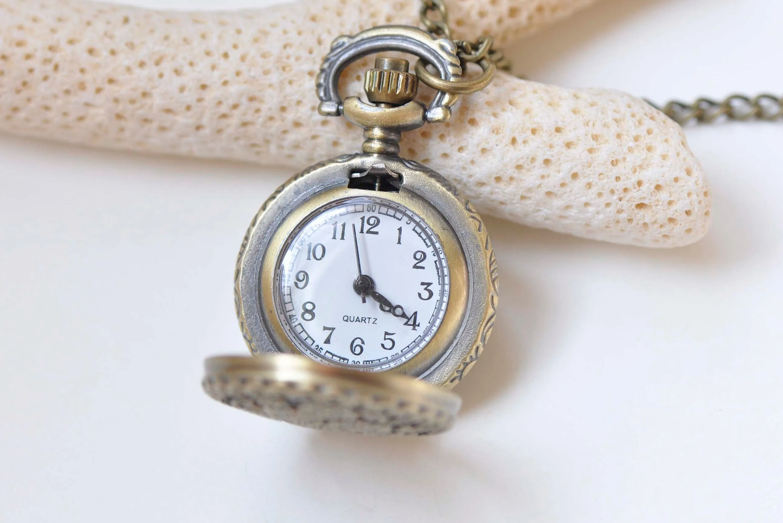 1 PC Antique Bronze Flower Pocket Watch Necklace A2620