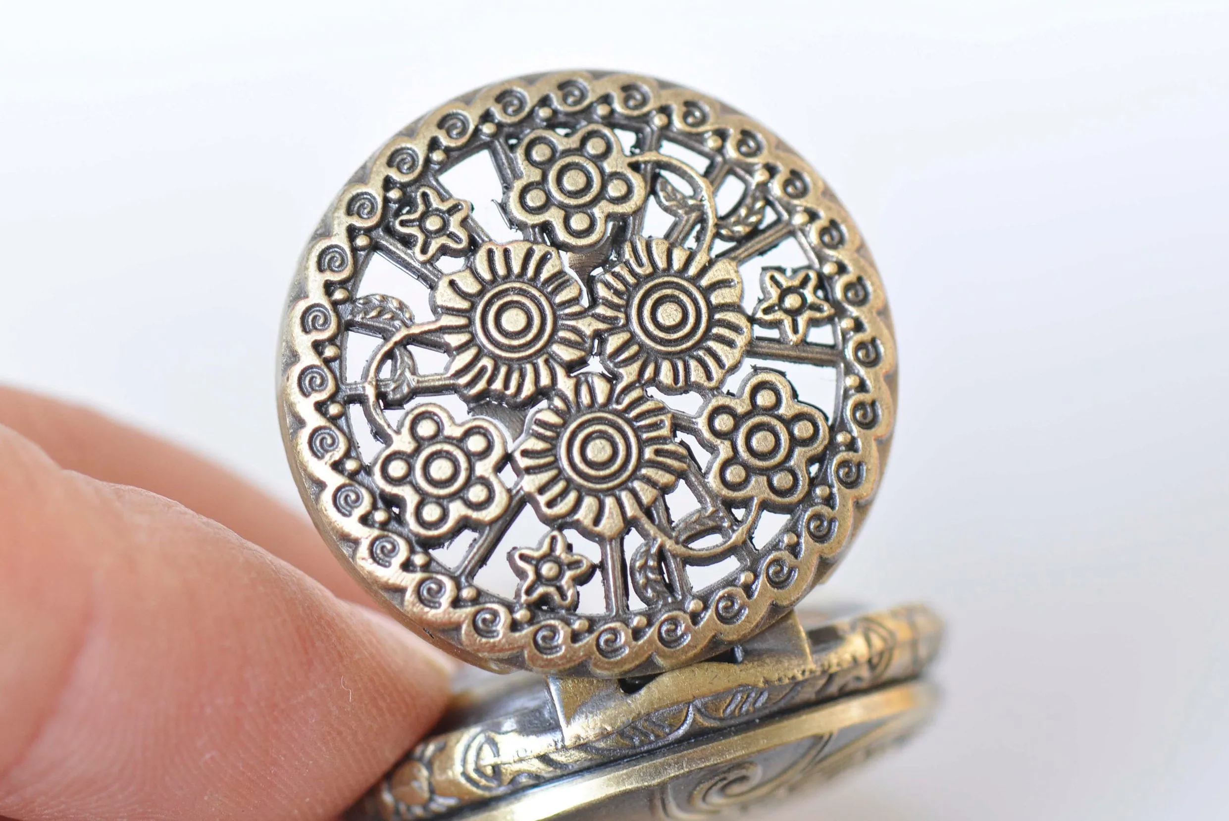 1 PC Antique Bronze Flower Pocket Watch Necklace A2620