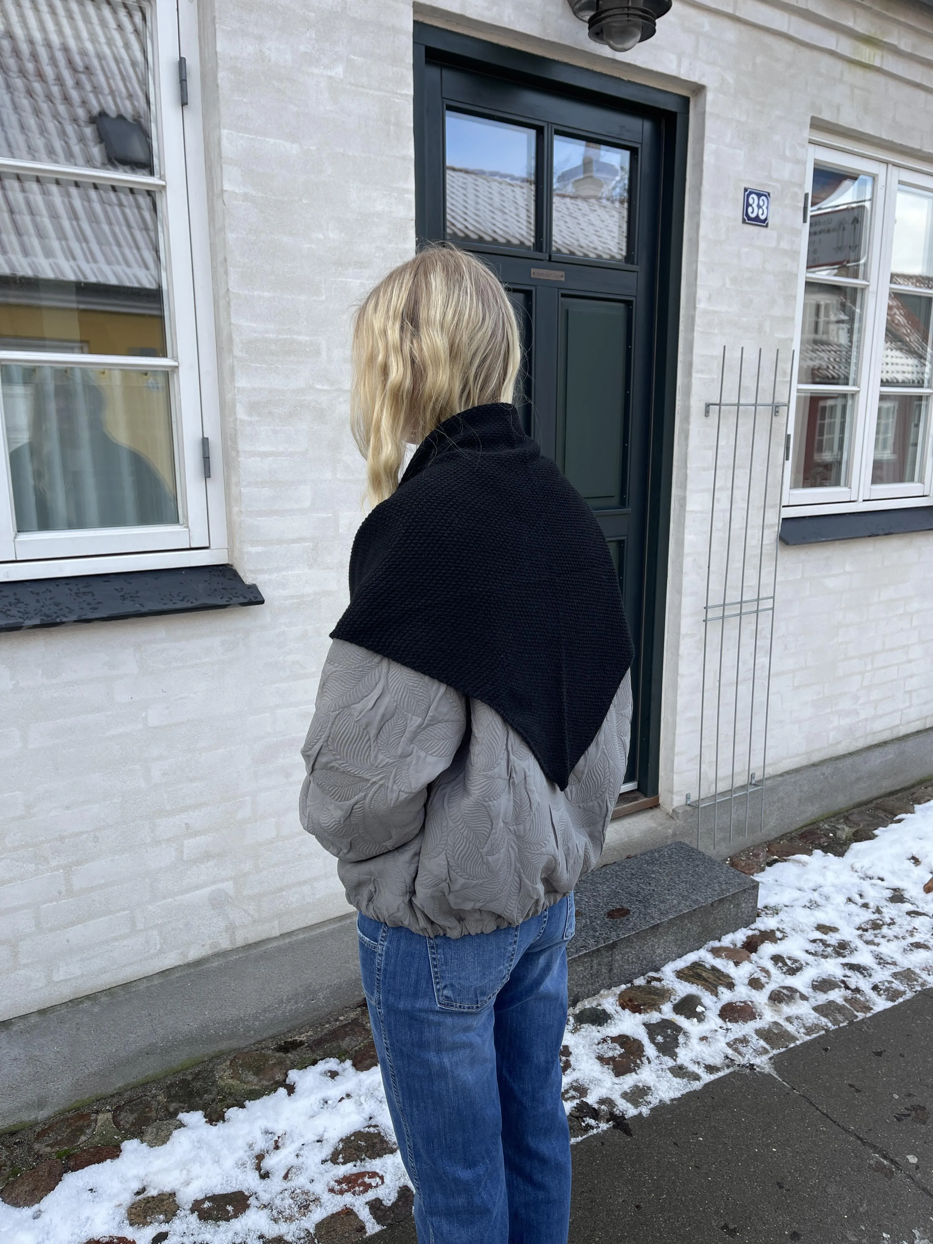 Aisha triangle scarf - Black