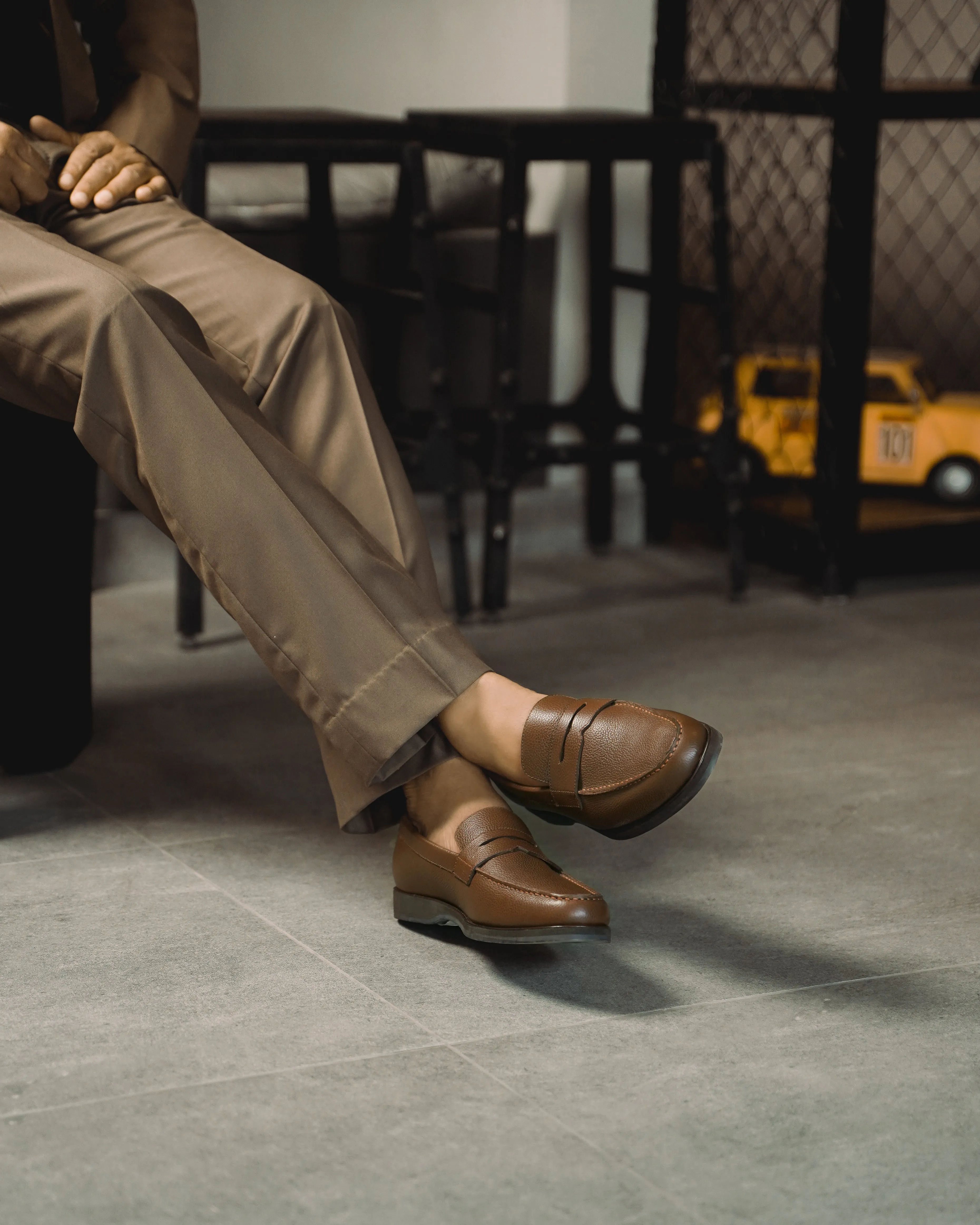 Asador - Men's Brown Pebble Grain Leather Loafer