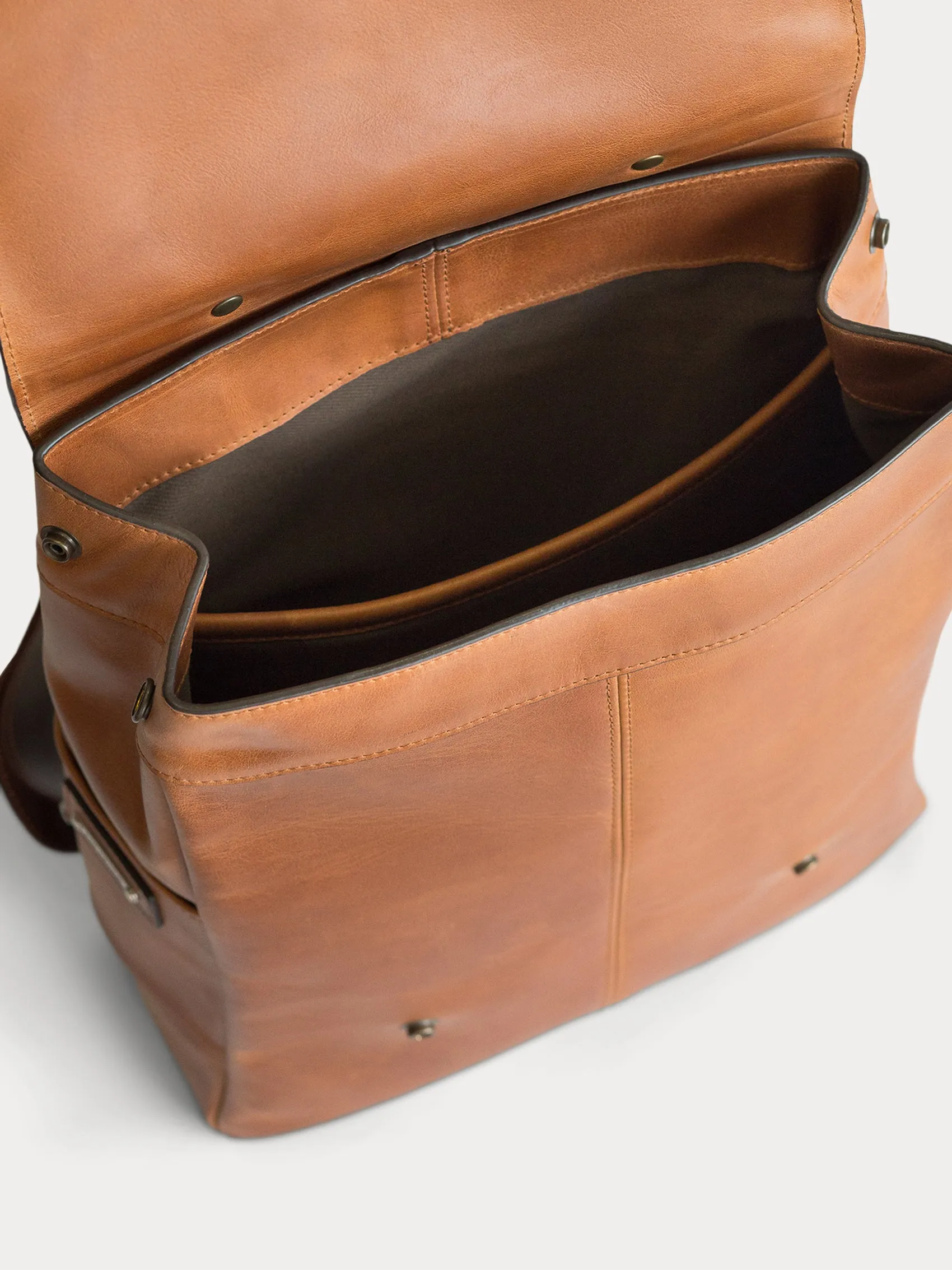 New York Leather Backpack (Camel Color)